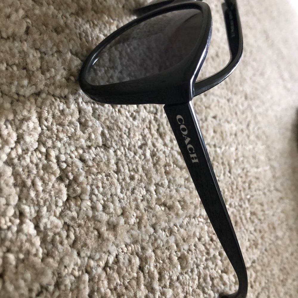 Coach sunglasses. Highest offer gets them ‼️